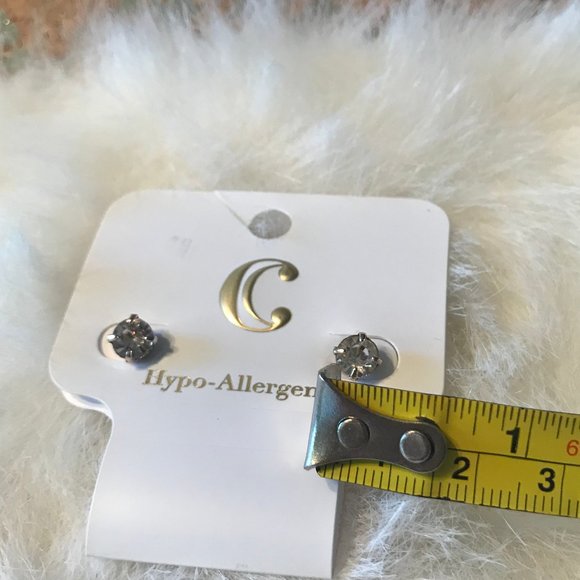 CHARMING CHARLIE HYPO-ALLERGENIC STUD EARRINGS NWT - Picture 7 of 7
